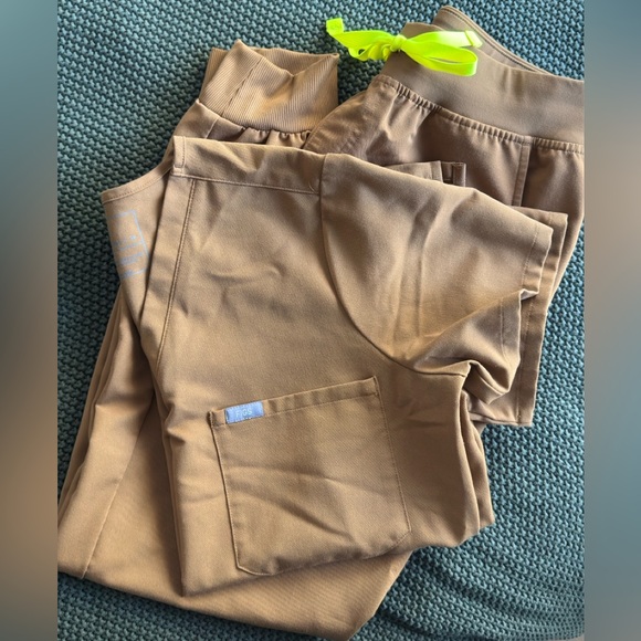 Figs jogger scrub set - Picture 2 of 2